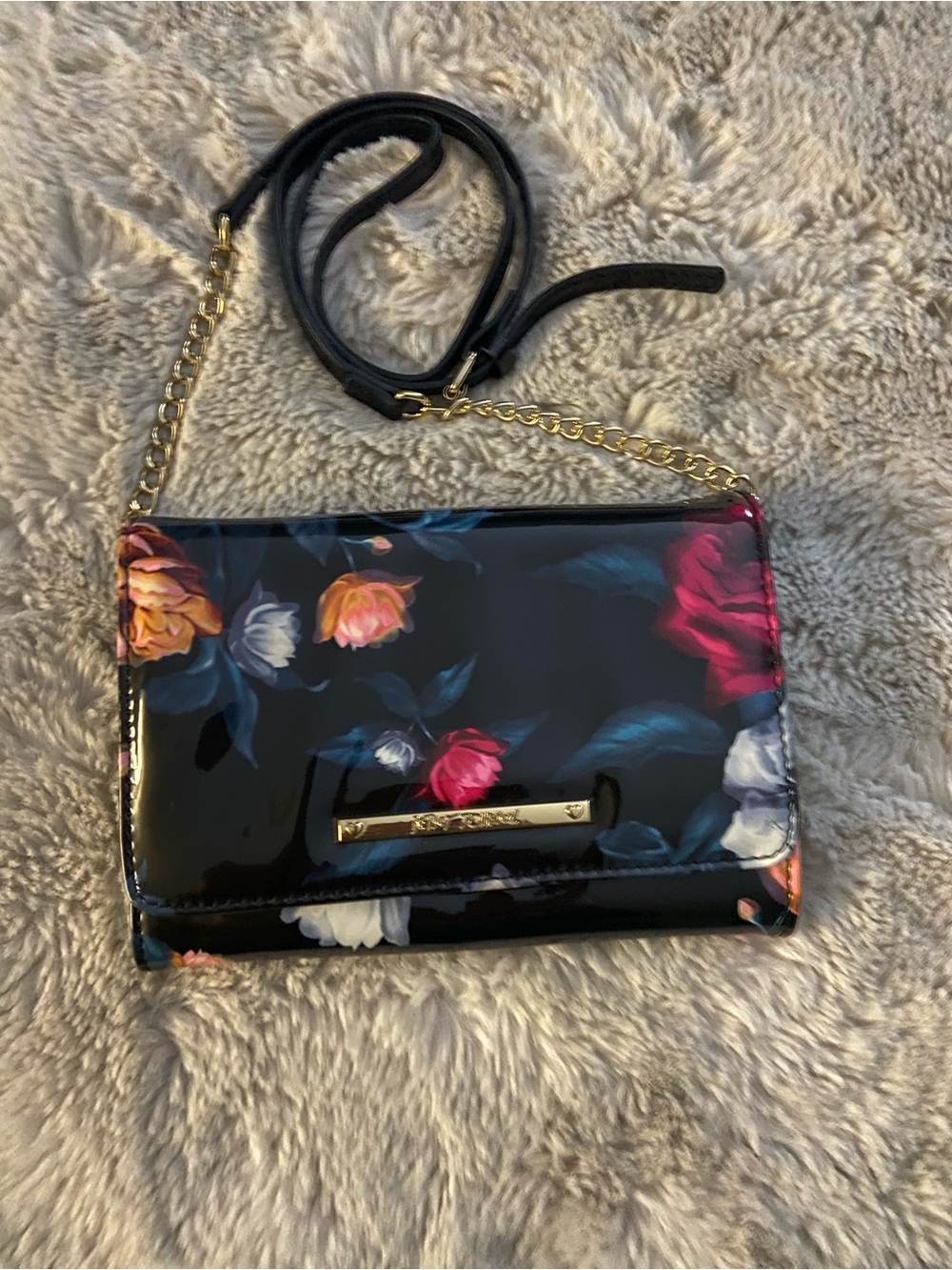 NWOT Betsey Johnson Black Patent Floral Crossbody with Gold Chain